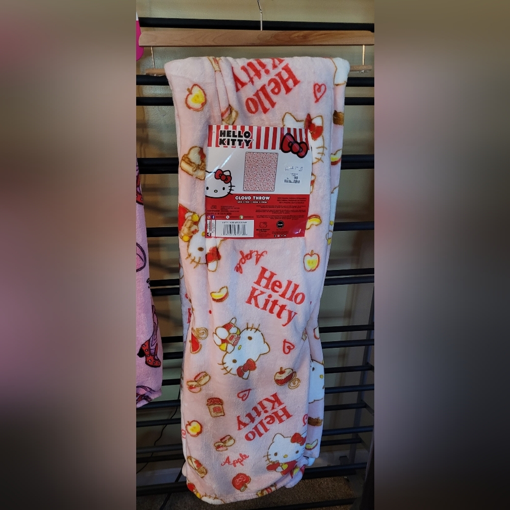 Hello kitty blanket